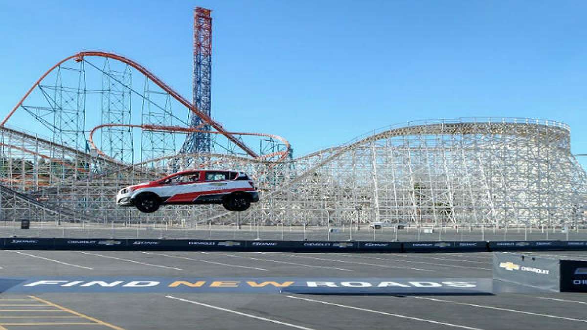 Rob Dyrdek Sets World’s Longest Reverse Ramp Jump By A Car Record
