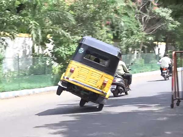 ರಿಕ್ಷಾದಲ್ಲೇ ವೀಲಿಂಗ್; ಗಿನ್ನೆಸ್ ಪುಟ ಸೇರಿದ ಚೆನ್ನೈನ 'ಆಟೋ ರಾಜ'