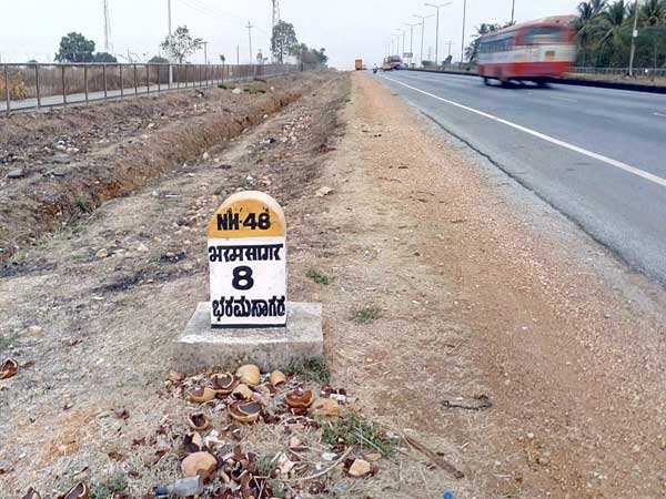 ರಸ್ತೆ ಮೈಲುಗಲ್ಲುಗಳ ಬಗ್ಗೆ ಖಂಡಿತ ಈ ವಿಚಾರಗಳು ನಿಮಗೆ ಗೊತ್ತಿರೋದಿಲ್ಲ !!