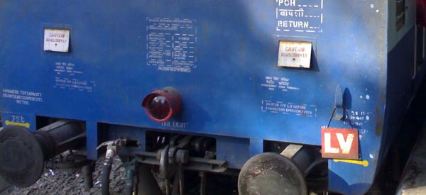 ರೈಲಿನ ಕೊನೆಯ ಬೋಗಿಯ ಹಿಂದಿನ 'X' ಚಿಹ್ನೆಯ ರಹಸ್ಯ ಏನು?