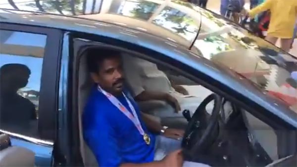 ಪ್ರವಾಹ ಸಂತ್ರಸ್ತರ ಪಾಲಿನ ಹೀರೋ ಆಗಿದ್ದ ಮೀನುಗಾರನಿಗೆ ಮಹೀಂದ್ರಾ ಕಡೆಯಿಂದ ಭರ್ಜರಿ ಉಡುಗೊರೆ
