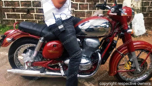 ಹೊಸ ಬೈಕಿನ ಎಂಜಿನ್ ಸೌಂಡ್ ಟೀಸರ್ ಬಿಡುಗಡೆ ಮಾಡಿದ ಜಾವಾ..!