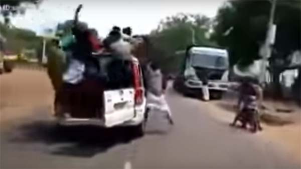 ಓವರ್ಲೋಡಿಂಗ್ ಆಗಿರುವ ಸ್ಕಾರ್ಪಿಯೋ ಕಾರನ್ನ ಈ ಚಾಲಕ ಹೇಗೆ ಓಡಿಸುತ್ತಿದ್ದಾನೆ ನೋಡಿ