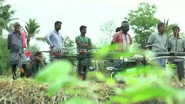 ಹೊಲದಲ್ಲಿ ರೈತರ ಶ್ರಮ ನೀಗಿಸಲು ಹೊಸ ಟೆಕ್ನಿಕ್ ಕಂಡುಹಿಡಿದ ಇಂಜಿನಿಯರ್ಗಳು