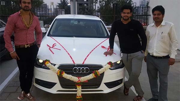 'ಗೋಲ್ಡ್ ಮ್ಯಾನ್' ಸನ್ನಿ ವಾಗ್ಚೌರೆ ಅವರ ಚಿನ್ನದ ಕಾರು ಕಲೆಕ್ಷನ್ ಹೇಗಿದೆ ಗೊತ್ತಾ.?