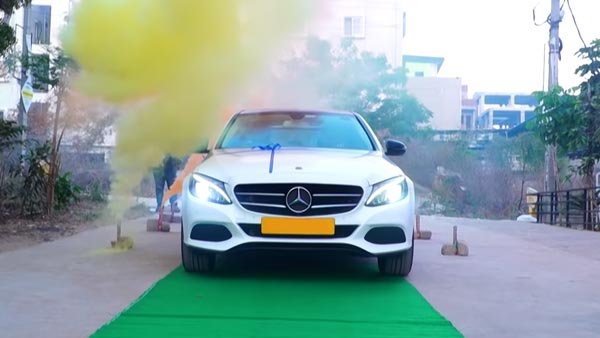 ತಂದೆಯ ಕನಸಿನ ಕಾರನ್ನು ಉಡುಗೊರೆಯಾಗಿ ನೀಡಿದ ಮಗ