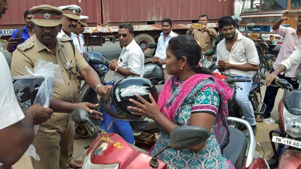 ಹೆಲ್ಮೆಟ್ ವಿಚಾರವಾಗಿ ಅಲ್ಲಿನ ಜನತೆಗೆ ಹೊಸ ಆದೇಶವನ್ನು ನೀಡಿದ ತಮಿಳುನಾಡು ಹೈಕೋರ್ಟ್