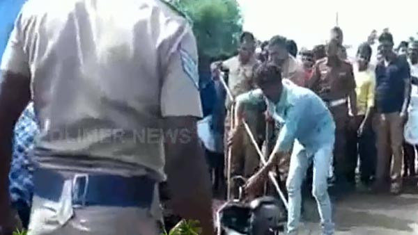 ಆಕ್ಟಿವಾದೊಳಗೆ ಸೇರಿದ ಹಾವು, ಮುಂದೇನಾಯ್ತು ನೋಡಿ..!