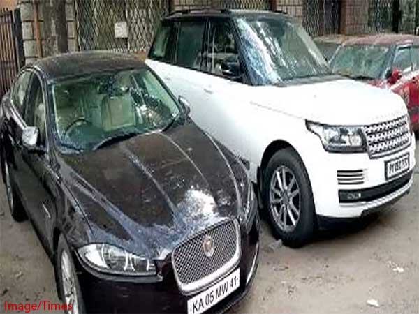 ಐಎಂಎ ಹಗರಣದ ಆರೋಪಿಯ ಕಾರು ವಶಪಡಿಸಿಕೊಂಡ ಪೊಲೀಸರು