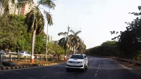 ಡಜನ್ ಕಾರುಗಳನ್ನು ಬಿಡುಗಡೆಗೊಳಿಸಲಿದೆ ಟೊಯೊಟಾ