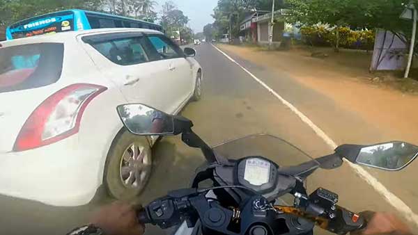 ಸಾವಿನಂಚಿನಿಂದ ಬಚಾವ್ ಆದ ಕೆಟಿಎಂ ಬೈಕ್ ಸವಾರ