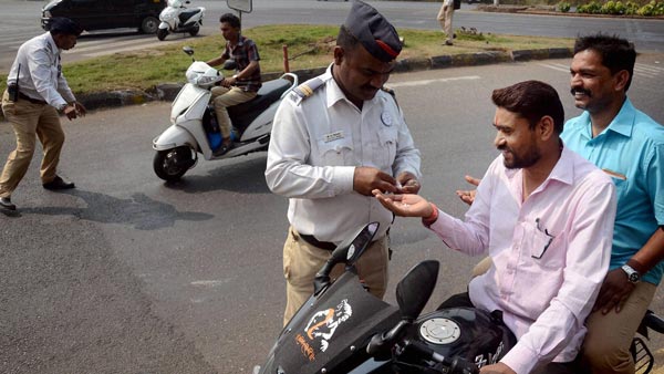 ಟ್ರಾಫಿಕ್ ರೂಲ್ಸ್ ಫಾಲೋ ಮಾಡಿದ್ರೆ ಸಿಗುತ್ತೆ ಸಿನಿಮಾ ಟಿಕೆಟ್, ಫುಡ್ ಕೂಪನ್..!