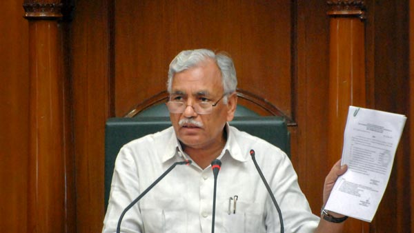 ಎಂಎಲ್ಎ ಮಗ ಎಂದು ಕಾರಿನ ಮೇಲೆ ಸ್ಟಿಕ್ಕರ್ ಅಂಟಿಸಿಕೊಂಡ ಭೂಪ