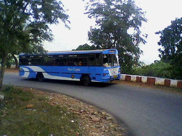 ಅಪಘಾತಕ್ಕೀಡಾದ 80 ಲಕ್ಷ ಬೆಲೆಬಾಳುವ ಐಷಾರಾಮಿ ಕಾರು