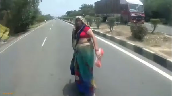 ಕೂದಲೆಳೆ ಅಂತರದಲ್ಲಿ ತಪ್ಪಿದ ಭಾರೀ ಅಪಘಾತ..!