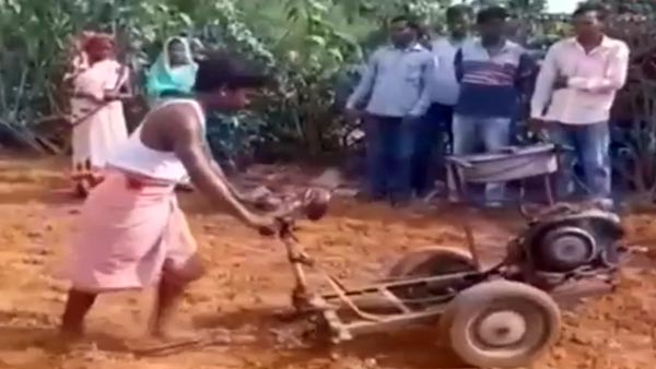 ಸ್ಕೂಟರ್ ಬಿಡಿಭಾಗಗಳಿಂದಲೇ ಅಗ್ಗದ ಬೆಲೆಯ ಟ್ರಾಕ್ಟರ್ ನಿರ್ಮಾಣ ಮಾಡಿದ ರೈತ