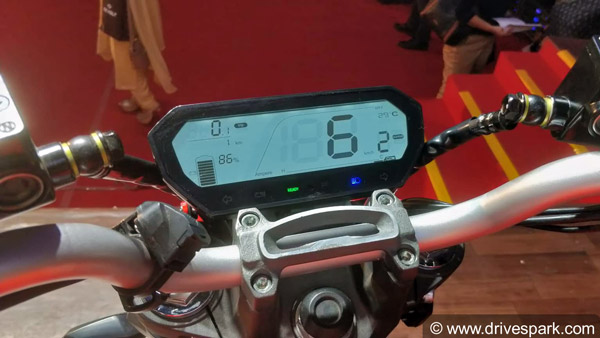 ರಿವೋಲ್ಟ್ ನಿರ್ಮಾಣದ ಬಹುನೀರಿಕ್ಷಿತ ಆರ್ವಿ300, ಆರ್ವಿ400 ಎಲೆಕ್ಟ್ರಿಕ್ ಬೈಕ್ಗಳು ಬಿಡುಗಡೆ