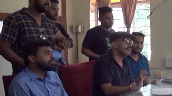 ಹದಗೆಟ್ಟ ರಸ್ತೆಗಳಲ್ಲಿ ಎಂಜಿನಿಯರ್ಗೆ ಬುದ್ದಿ ಕಲಿಸಿದ ಜನ..!