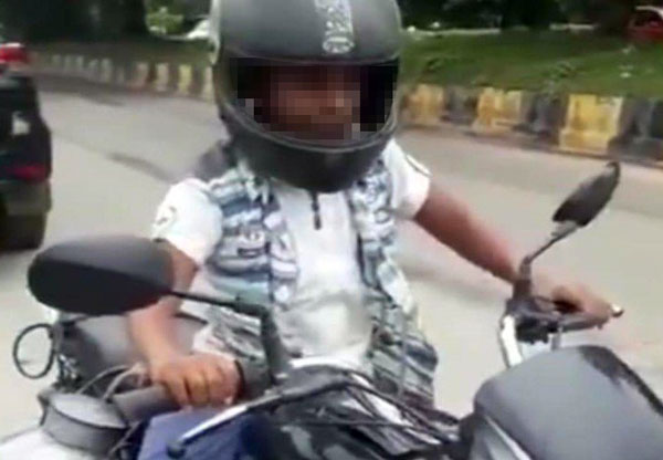 ಬೈಕ್ ಚಲಾಯಿಸಿದ್ದು ಮಗ, ದಂಡ ಬಿದ್ದಿದ್ದು ಅಪ್ಪನಿಗೆ..!