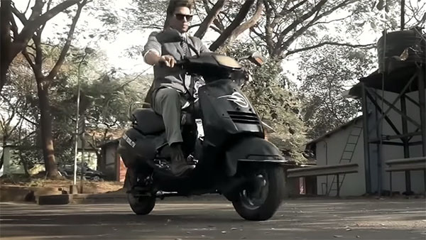 ತಳ್ಳಿದರೂ ಬೀಳದ ಸ್ಕೂಟರ್ಯಿದು..!