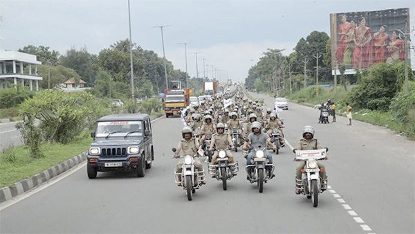 ನಿಷೇಧವಿದ್ದರೂ ಕಾನೂನು ಉಲ್ಲಂಘಿಸಿದ ಪೊಲೀಸರು