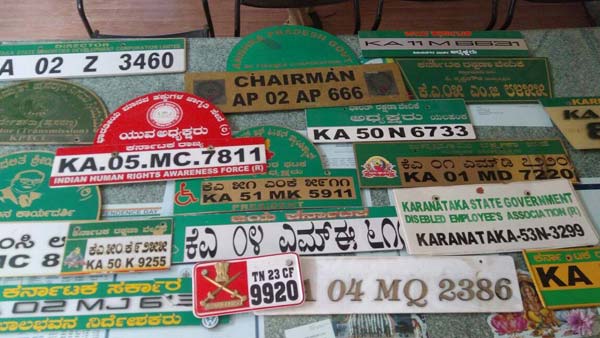 ಜಾತಿ ಸ್ಟಿಕ್ಕರ್ ಹೊಂದಿದ್ದ ವಾಹನಗಳಿಗೆ ಬಿತ್ತು ದಂಡ