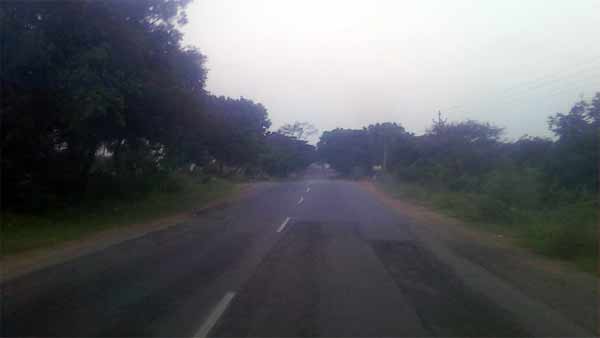 ಮೈಲಿಗಲ್ಲುಗಳ ಬಣ್ಣದ ಹಿಂದಿರುವ ಕಾರಣಗಳೇನು ಗೊತ್ತಾ?