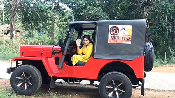 ನೆಚ್ಚಿನ ವಾಹನದ 50ನೇ ಹುಟ್ಟುಹಬ್ಬವನ್ನು ಆಚರಿಸಿದ ಅಪ್ಪ-ಮಗ