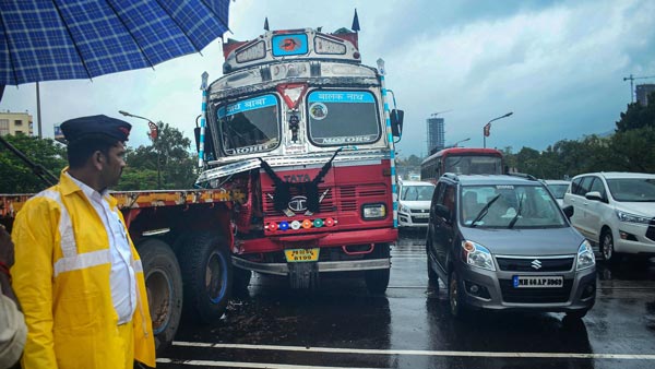 ಬೆಂಗಳೂರಿನಲ್ಲಿ ಸಂಚಾರಿ ಪೊಲೀಸರ ವಸೂಲಿ ದಂಧೆ..!