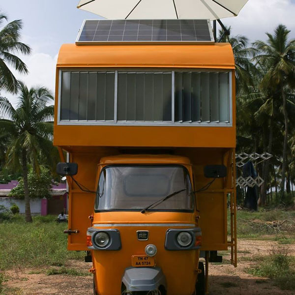 ಆಟೋದಲ್ಲೇ ಐಷಾರಾಮಿ ಮನೆ ಕಟ್ಟಿದ ಭೂಪ..!