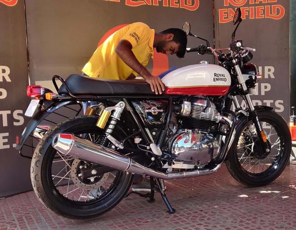 ಬಿಎಸ್-6 ಟ್ವಿನ್ ಬೈಕುಗಳ ವಿತರಣೆ ಆರಂಭಿಸಿದ ರಾಯಲ್ ಎನ್ಫೀಲ್ಡ್
