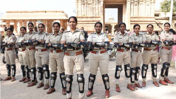 ಮಹಿಳಾ ಸುರಕ್ಷತೆ ಬಗ್ಗೆ ಜಾಗೃತಿ ಮೂಡಿಸಲು ಬೆಂಗಳೂರು ಲೇಡಿ ಪೊಲೀಸರ ಬುಲೆಟ್ ರ್ಯಾಲಿ
