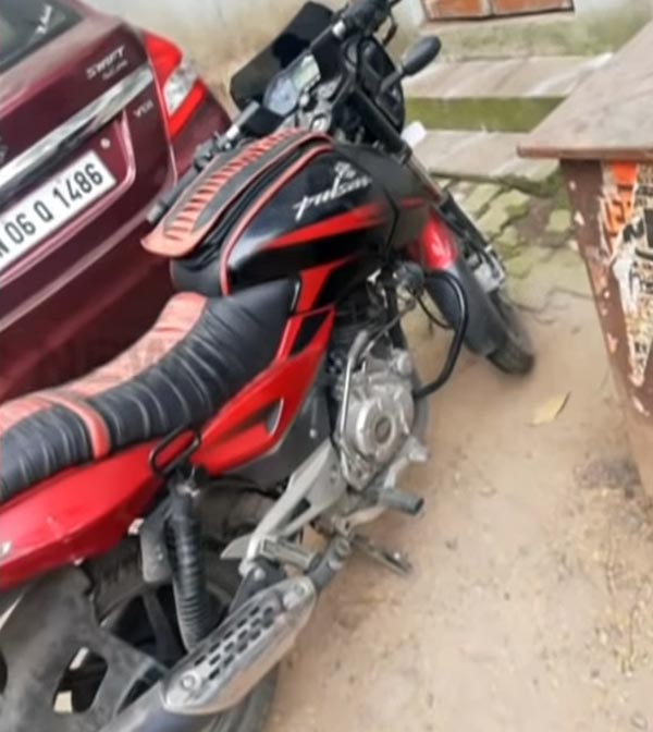 ಪೊಲೀಸರ ಸಹಾಯವಿಲ್ಲದೇ ಕಳುವಾದ ಬೈಕ್ ಪತ್ತೆ ಹಚ್ಚಿದ ಯುವಕ