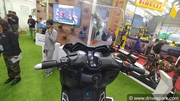 ಆಟೋ ಎಕ್ಸ್ಪೋ 2020: ರ್ಯಾಪ್ಟರ್ ಮ್ಯಾಕ್ಸಿ ಎಲೆಕ್ಟ್ರಿಕ್ ಸ್ಕೂಟರ್ ಅನಾವರಣಗೊಳಿಸಿದ ಇವೊಲೆಟ್