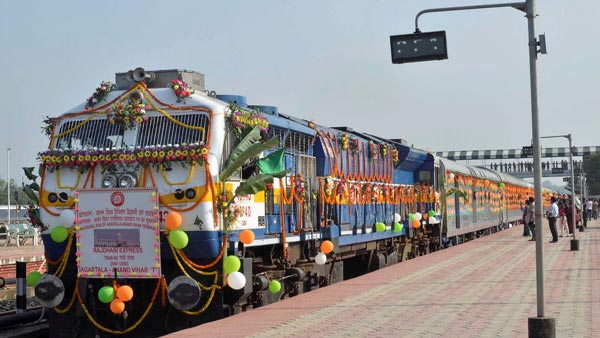 ರೈಲು ಎಂಜಿನ್ - ಏರೋಪ್ಲೇನ್ ಎಂಜಿನ್ಗಳಲ್ಲಿ ಯಾವುದು ಬಲಶಾಲಿ?