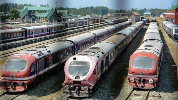 ರೈಲು ಎಂಜಿನ್ - ಏರೋಪ್ಲೇನ್ ಎಂಜಿನ್ಗಳಲ್ಲಿ ಯಾವುದು ಬಲಶಾಲಿ?