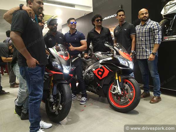ಏಪ್ರಿಲಿಯಾ ಆರ್ಎಸ್ವಿ4 1100 ಫಾಕ್ಟರಿ ಬೈಕ್ ಬೆಂಗಳೂರಿನಲ್ಲಿ ವಿತರಣೆ