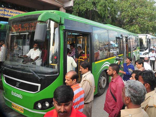 ಕರೋನಾ ವೈರಸ್ ಭೀತಿ- ಮತ್ತೆ ಹೆಚ್ಚಳವಾಗಲಿದೆಯೆಂತೆ ಹೊಸ ವಾಹನಗಳ ಖರೀದಿ ಪ್ರಮಾಣ..!?