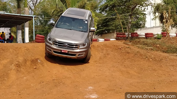 ಆಫ್ ರೋಡ್ ಡ್ರೈವ್: ಹೊಸ ಎಂಜಿನ್ನೊಂದಿಗೆ ಘರ್ಜಿಸಿದ ಬಿಎಸ್ 6 ಫೋರ್ಡ್ ಎಂಡೀವರ್