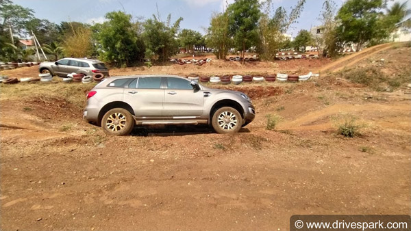ಆಫ್ ರೋಡ್ ಡ್ರೈವ್: ಹೊಸ ಎಂಜಿನ್ನೊಂದಿಗೆ ಘರ್ಜಿಸಿದ ಬಿಎಸ್ 6 ಫೋರ್ಡ್ ಎಂಡೀವರ್