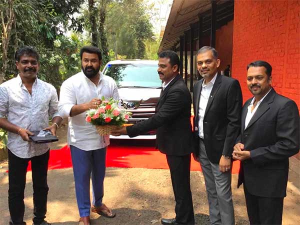 ಟೊಯೊಟೊ ವೆಲ್ಫೈರ್ ಮೊದಲ ಯುನಿಟ್ ಖರೀದಿಸಿದ ಮಲಯಾಳಂ ನಟ