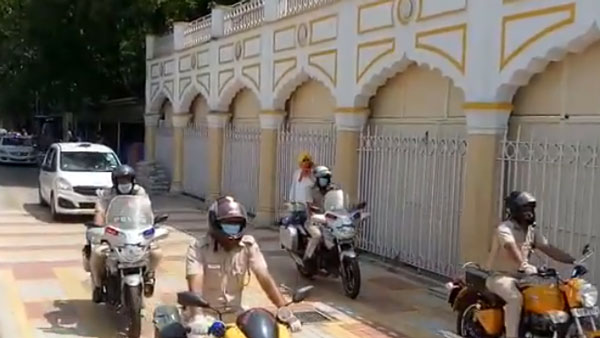 ಕರೋನಾ ವೈರಸ್: ಸೈರನ್ ಮೊಳಗಿಸಿ ಧನ್ಯವಾದ ಸಲ್ಲಿಸಿದ ಪೊಲೀಸರು