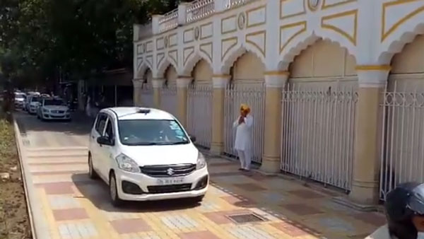 ಕರೋನಾ ವೈರಸ್: ಸೈರನ್ ಮೊಳಗಿಸಿ ಧನ್ಯವಾದ ಸಲ್ಲಿಸಿದ ಪೊಲೀಸರು