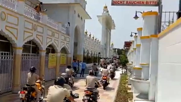 ಕರೋನಾ ವೈರಸ್: ಸೈರನ್ ಮೊಳಗಿಸಿ ಧನ್ಯವಾದ ಸಲ್ಲಿಸಿದ ಪೊಲೀಸರು