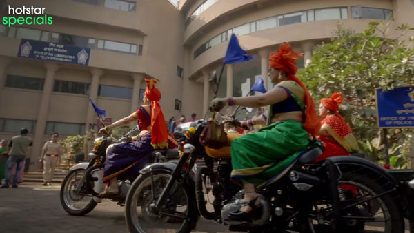 ಹೊಸ ಚಿತ್ರಕ್ಕಾಗಿ ರಾಯಲ್ ಎನ್ಫೀಲ್ಡ್ನಲ್ಲಿ ಕಾಣಿಸಿಕೊಂಡ ಲಾರಾ ದತ್ತಾ