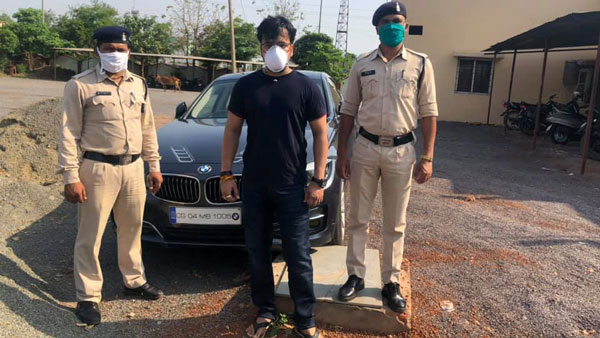 ಲಾಕ್ಡೌನ್ ಉಲ್ಲಂಘನೆ: ಫೇಸ್ಬುಕ್ನಲ್ಲಿ ಲೈವ್ ಬಂದು ಜೈಲು ಸೇರಿದ ಯುವಕ..!