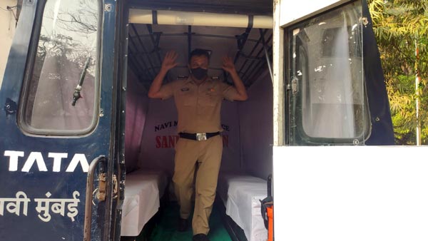 ಆಂಟಿಸೆಪ್ಟಿಕ್ ಮಷಿನ್ಗಳಾಗಿ ಬದಲಾದ ಪೊಲೀಸ್ ವ್ಯಾನ್ಗಳು