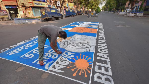 ಕರೋನಾ ವೈರಸ್ ವಿರುದ್ಧದ ಹೋರಾಟಕ್ಕೆ ಇನೊವಾ ಕ್ರಿಸ್ಟಾ ನೀಡಿದ ಪೀಠೋಪಕರಣ ಅಂಗಡಿ ಮಾಲೀಕ