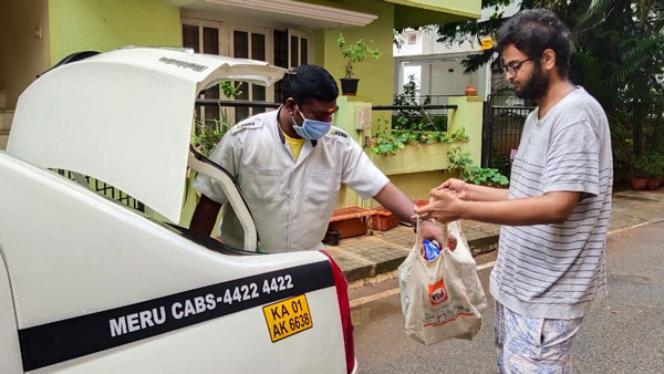 ಲಾಕ್ಡೌನ್ ಎಫೆಕ್ಟ್: ಮನೆ ಬಾಗಿಲಿಗೆ ಅಗತ್ಯ ವಸ್ತುಗಳನ್ನು ಪೂರೈಸಲಿವೆ ಮೇರು-ಫ್ಲಿಪ್ಕಾರ್ಟ್