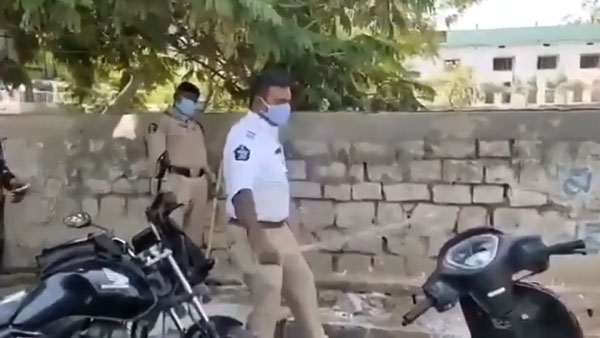 ಲಾಕ್ಡೌನ್ ಉಲ್ಲಂಘನೆ: ಸ್ಕೂಟರ್ ಸವಾರನ ಮೇಲೆ ದರ್ಪ ತೋರಿದ ಪೊಲೀಸಪ್ಪ